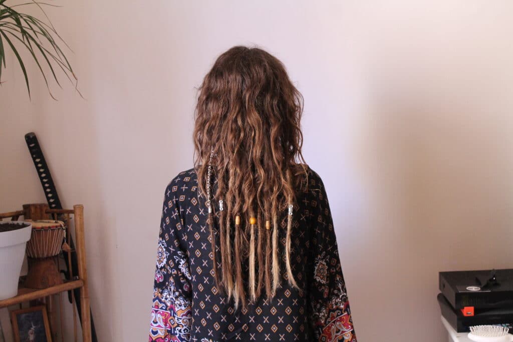 Creation of natural half-head dreadlocks for women with curly hair - Dreads Expert Creation of natural half-head dreadlocks for women with curly hair - Dreads Expert