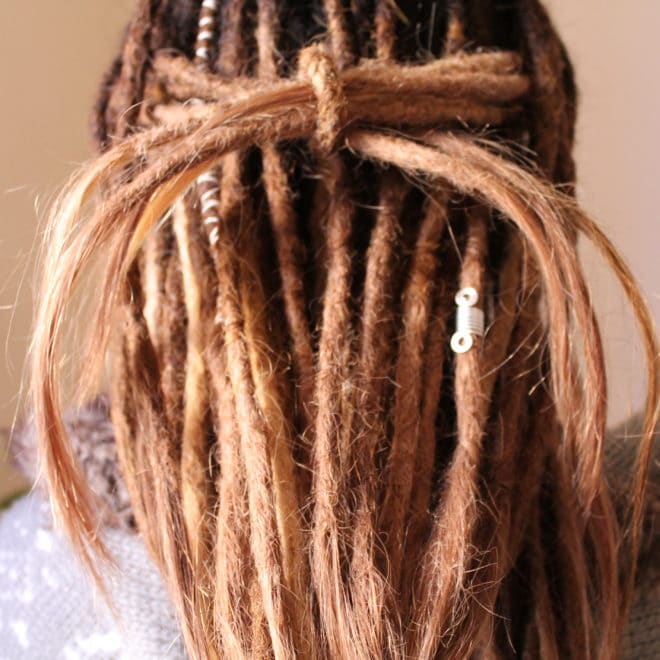 Pose de dreads avec extensions naturelles