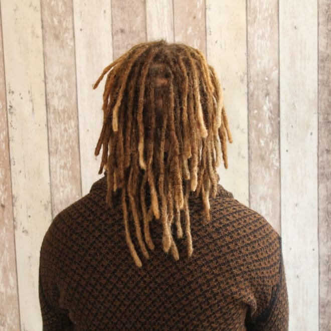 Creating natural dreadlocks